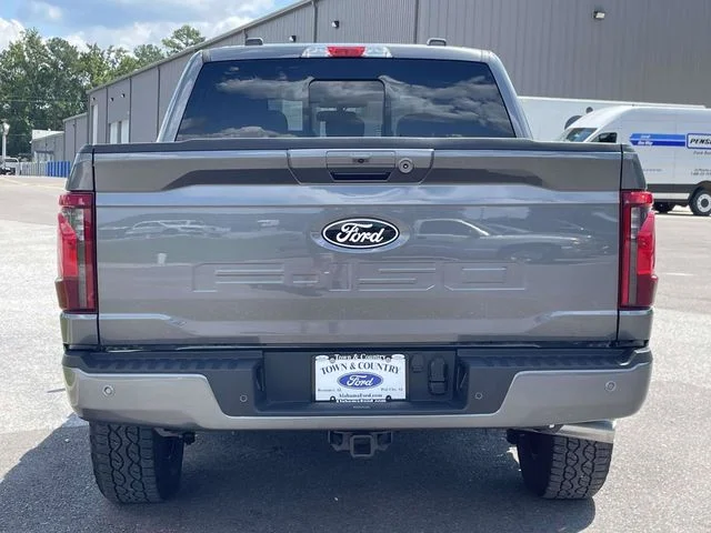 New 2026 Carbonized Gray Metallic Ford XLT image 20