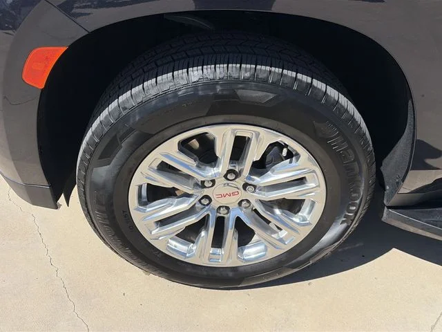 Used 2023 Silver GMC SLT image 9