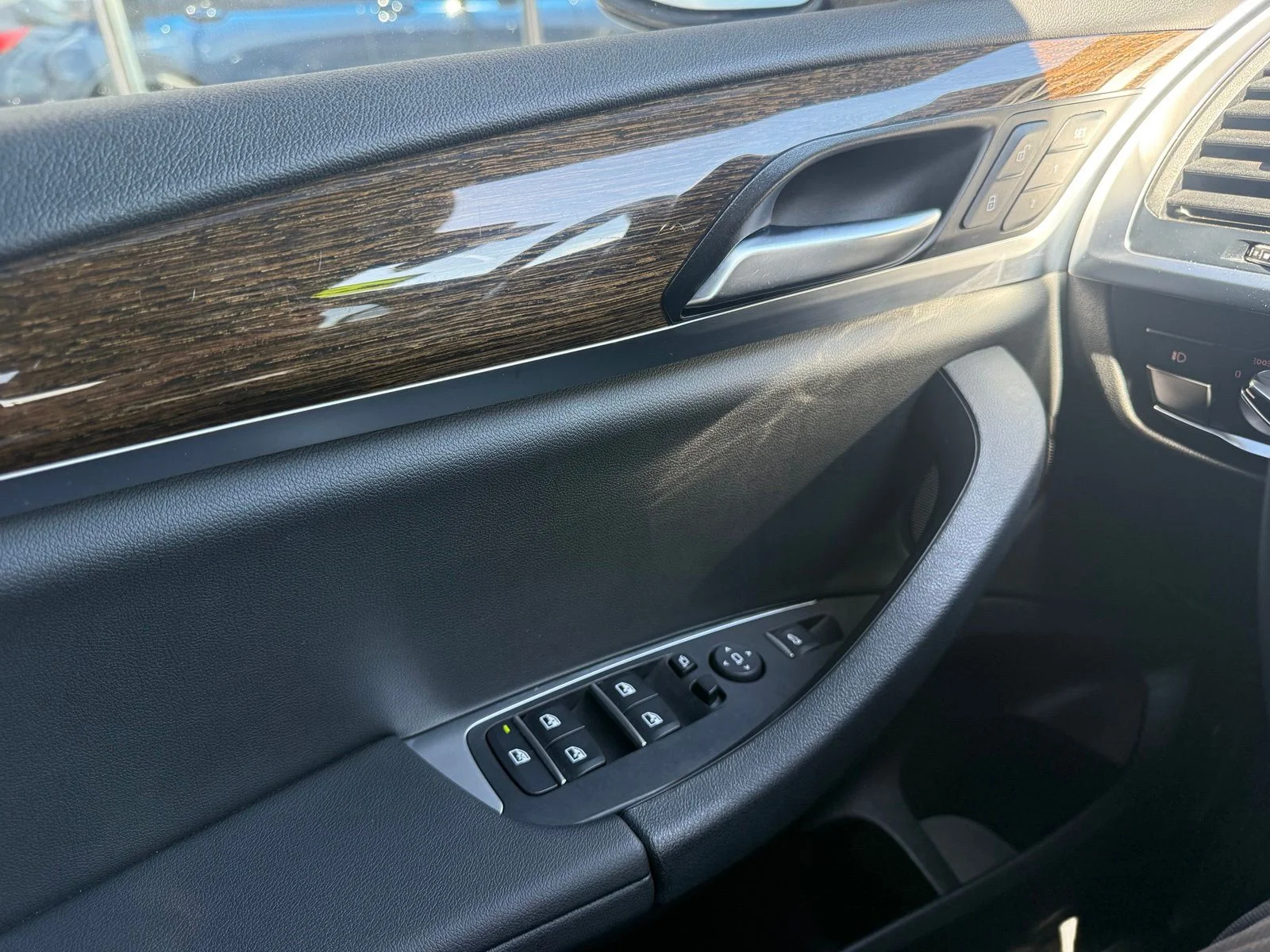 Used 2019 Gray BMW sDrive30i image 28
