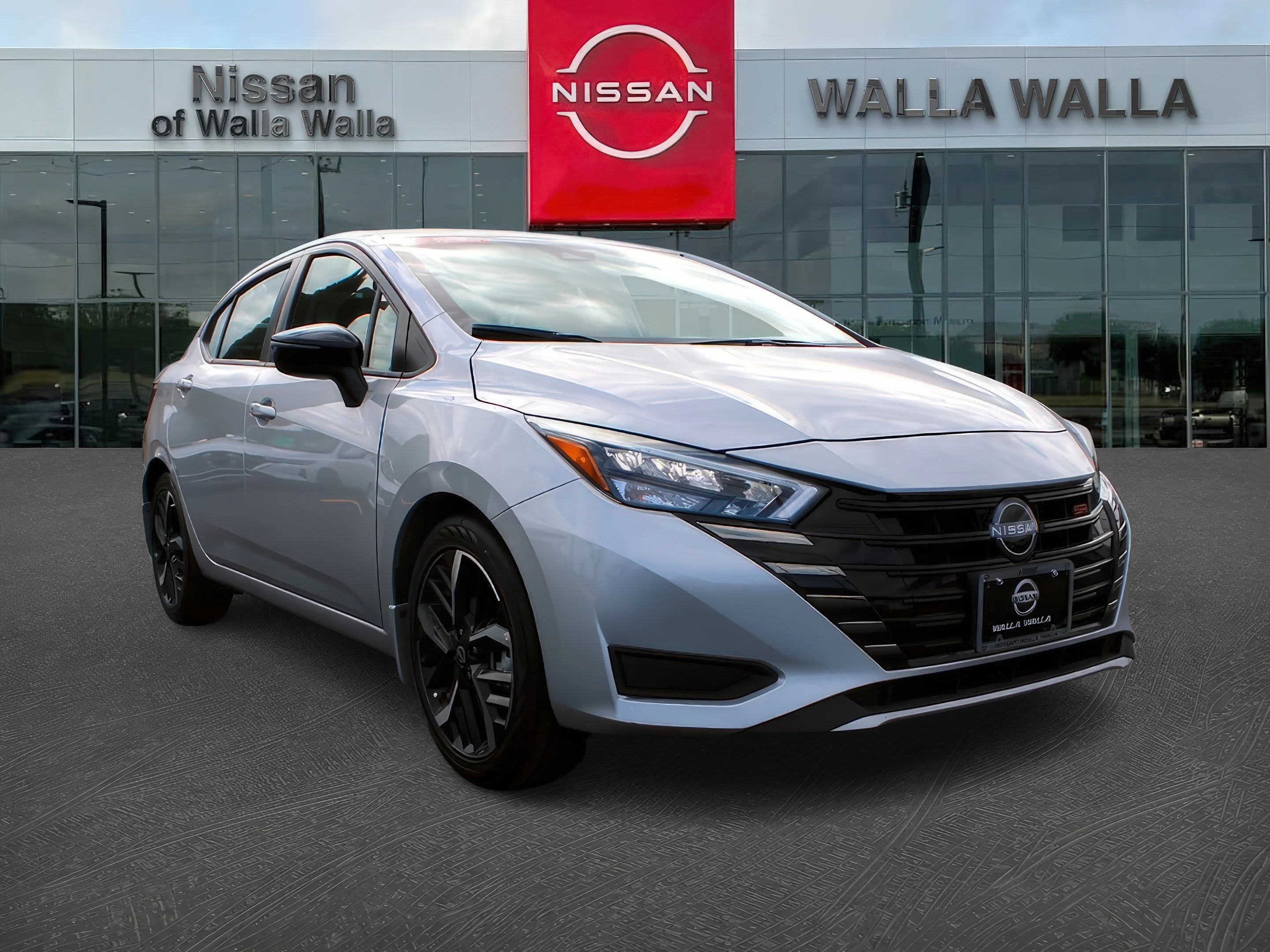 2025 Nissan Versa 1.6 SR CVT's photo