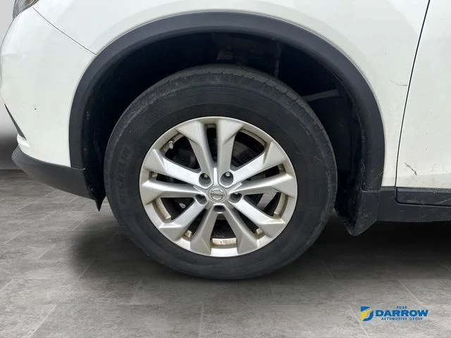 Used 2014 White Nissan SV image 14
