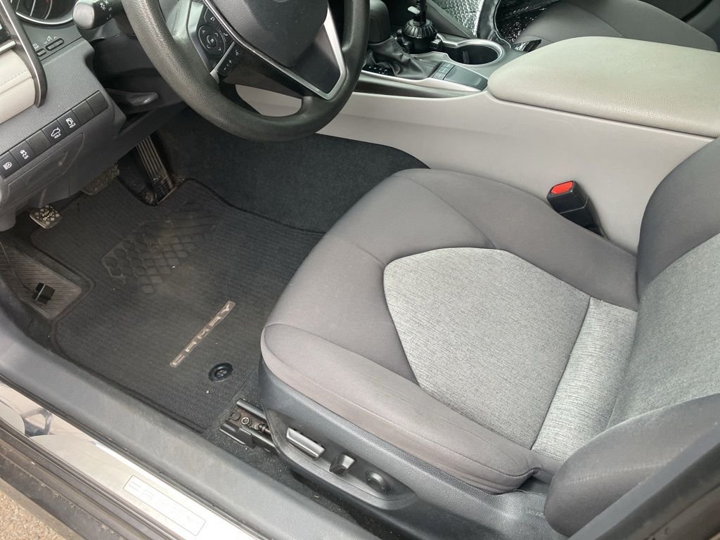 Used 2022 Gray Toyota LE image 10