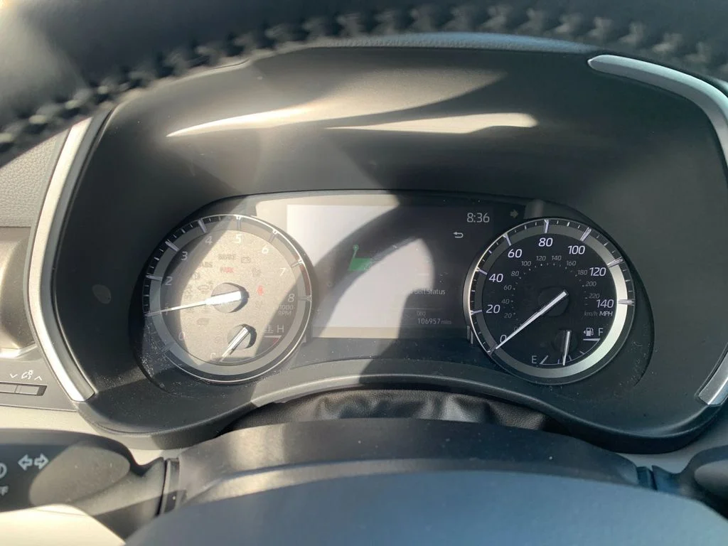 Used 2020 White Toyota XLE image 29