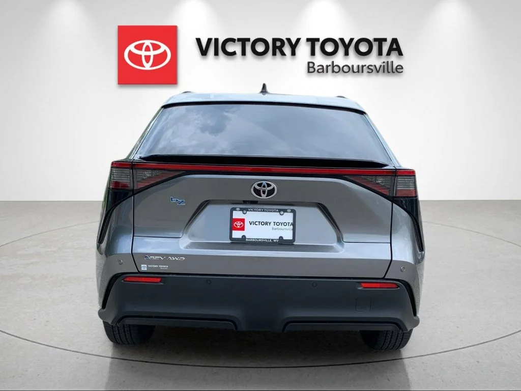 Used 2026  Toyota XLE image 4