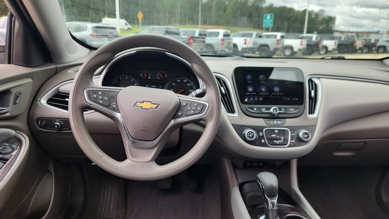 Used 2023 SUMMIT WHITE Chevrolet LS image 14