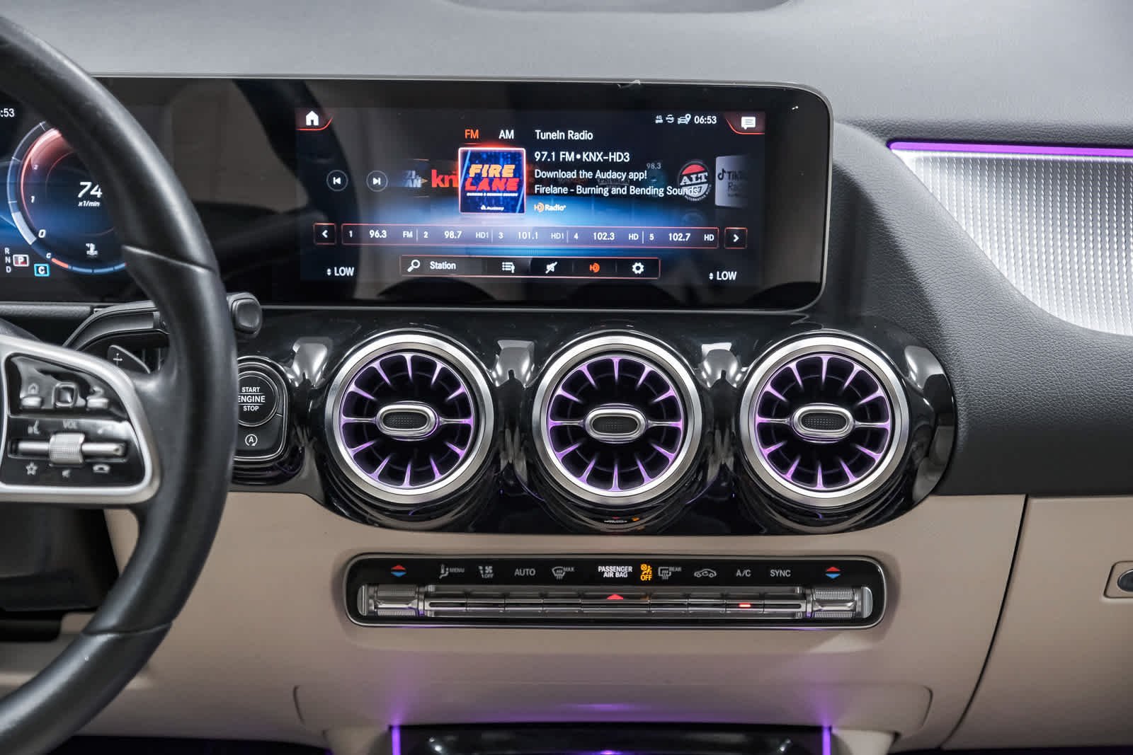 Used 2021 Polar White Mercedes-Benz GLA 250 image 7