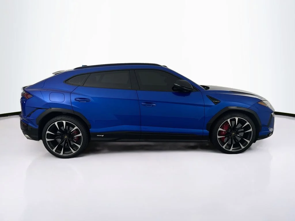 Used 2023 Blue Lamborghini S image 4