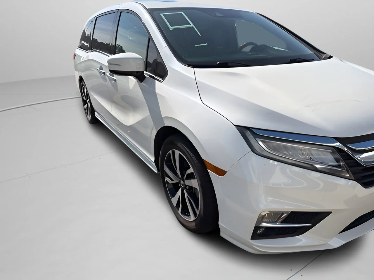 Used 2018 White Diamond Pearl Honda Elite image 2
