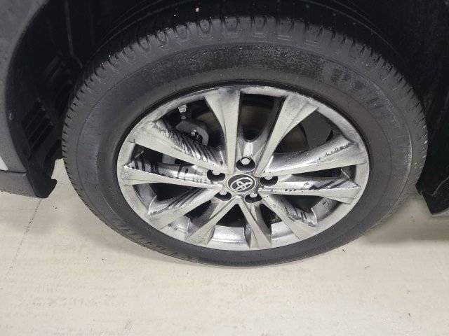 Used 2016 Classic Silver Metallic Toyota Limited image 40