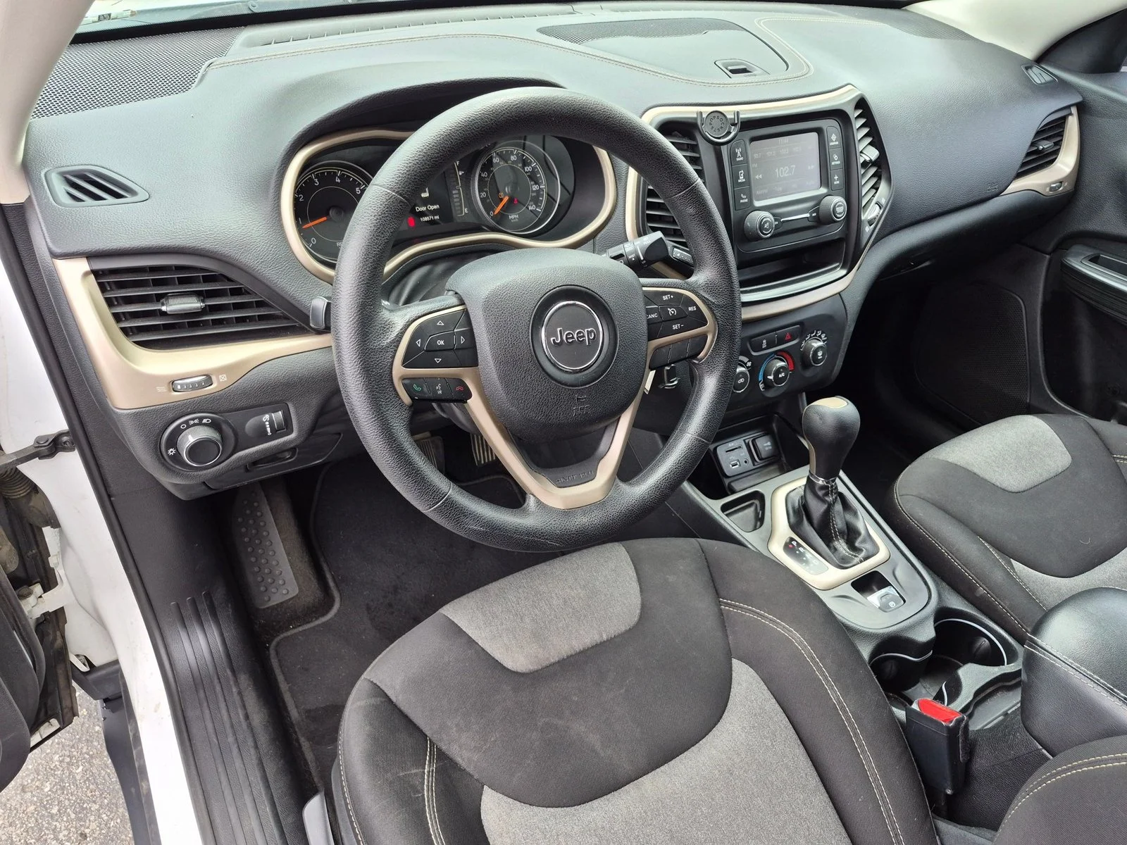 Used 2015 Bright White Clearcoat Jeep Sport image 9