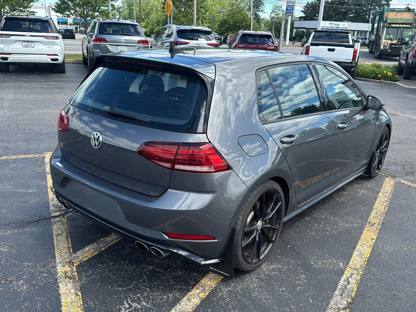 Used 2019 Indium Gray Metallic Volkswagen 4Motion image 6