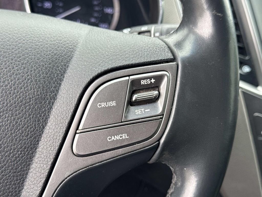 Used 2018 Black Hyundai 2.4 Base image 9