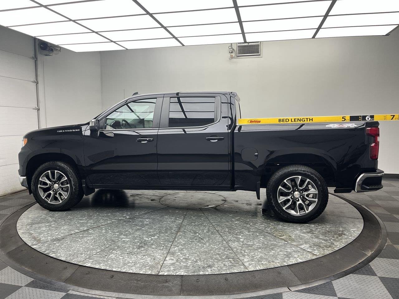 2024 Chevrolet Silverado 1500 LT - Photo 6