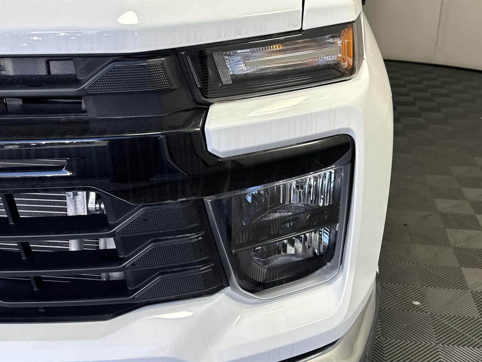 2025 Chevrolet Silverado 3500 HD Work Truck - Photo 9