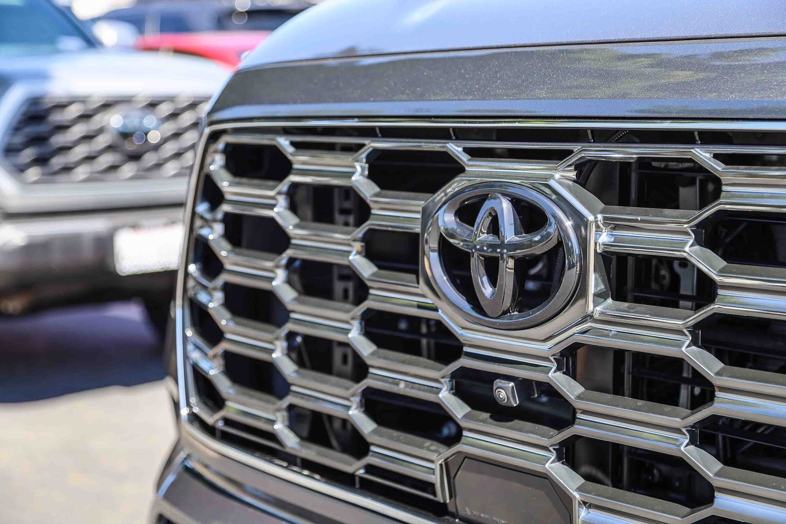 New 2026 Magnetic Gray Metallic Toyota  Platinum image 11