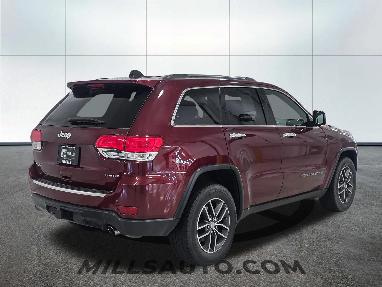 Used 2018 Red Jeep Limited image 8