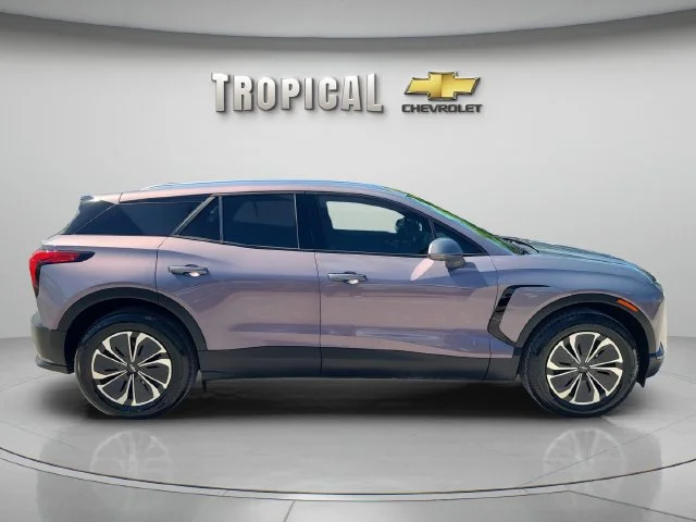 Used 2024 Galaxy Gray Metallic Chevrolet LT image 7