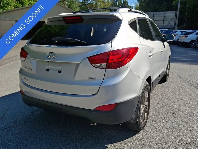 Used 2015 Silver Hyundai SE image 11