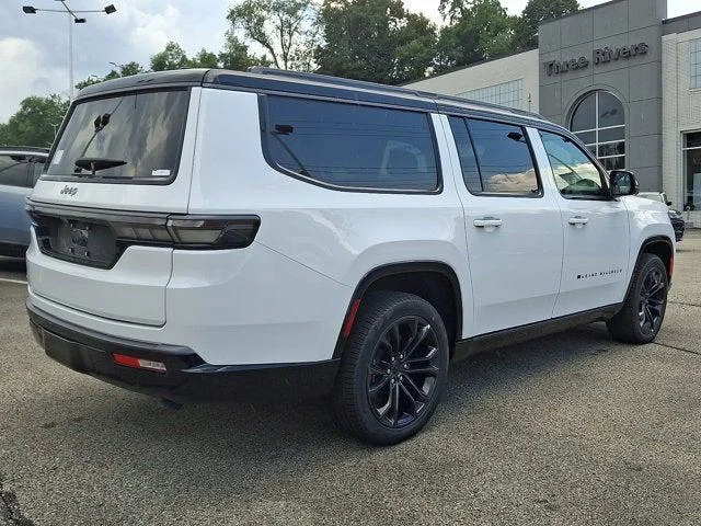 New 2026 Bright White Clear-Coat Exterior Paint Jeep Summit Reserve image 4