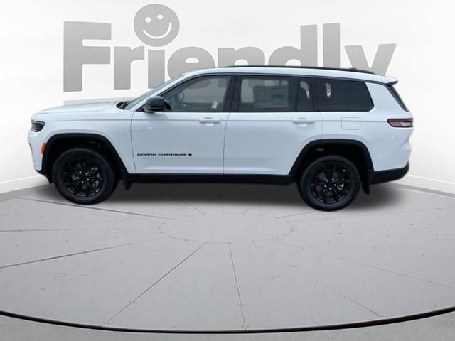 New 2026 Bright White Clear-Coat Exterior Paint Jeep Altitude image 2