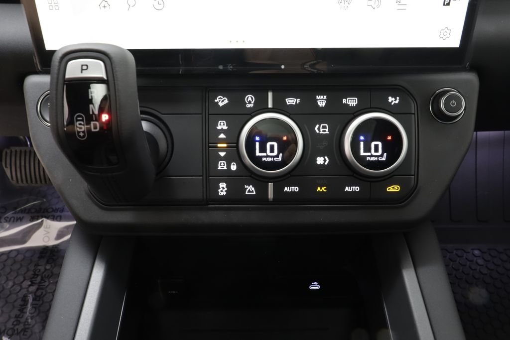New 2026 Fuji White LAND ROVER X-Dynamic SE image 14