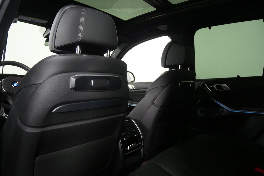 New 2026 Black Sapphire Metallic BMW M60i image 16