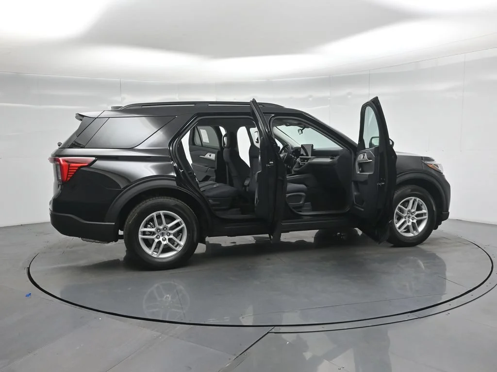 New 2026 Agate Black Metallic Ford Active image 4