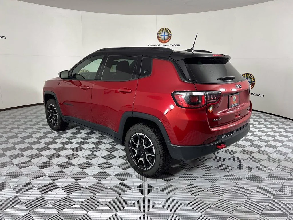 Used 2025 Red Jeep Trailhawk image 18