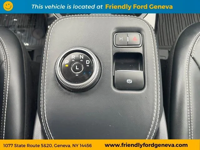Used 2024 Eruption Green Metallic Ford Select image 26