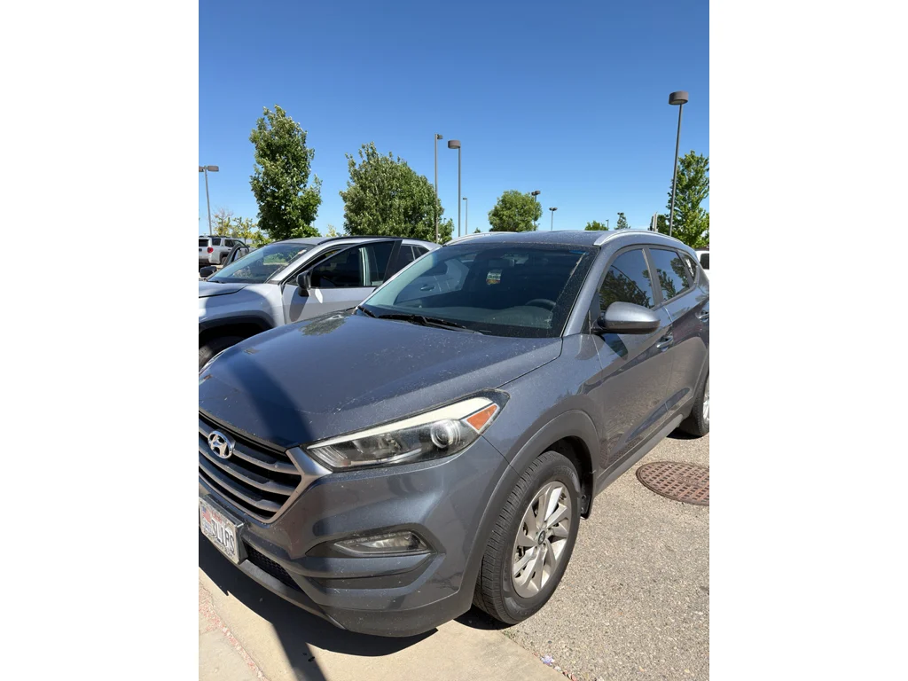 Used 2017 Gray Hyundai  image 3