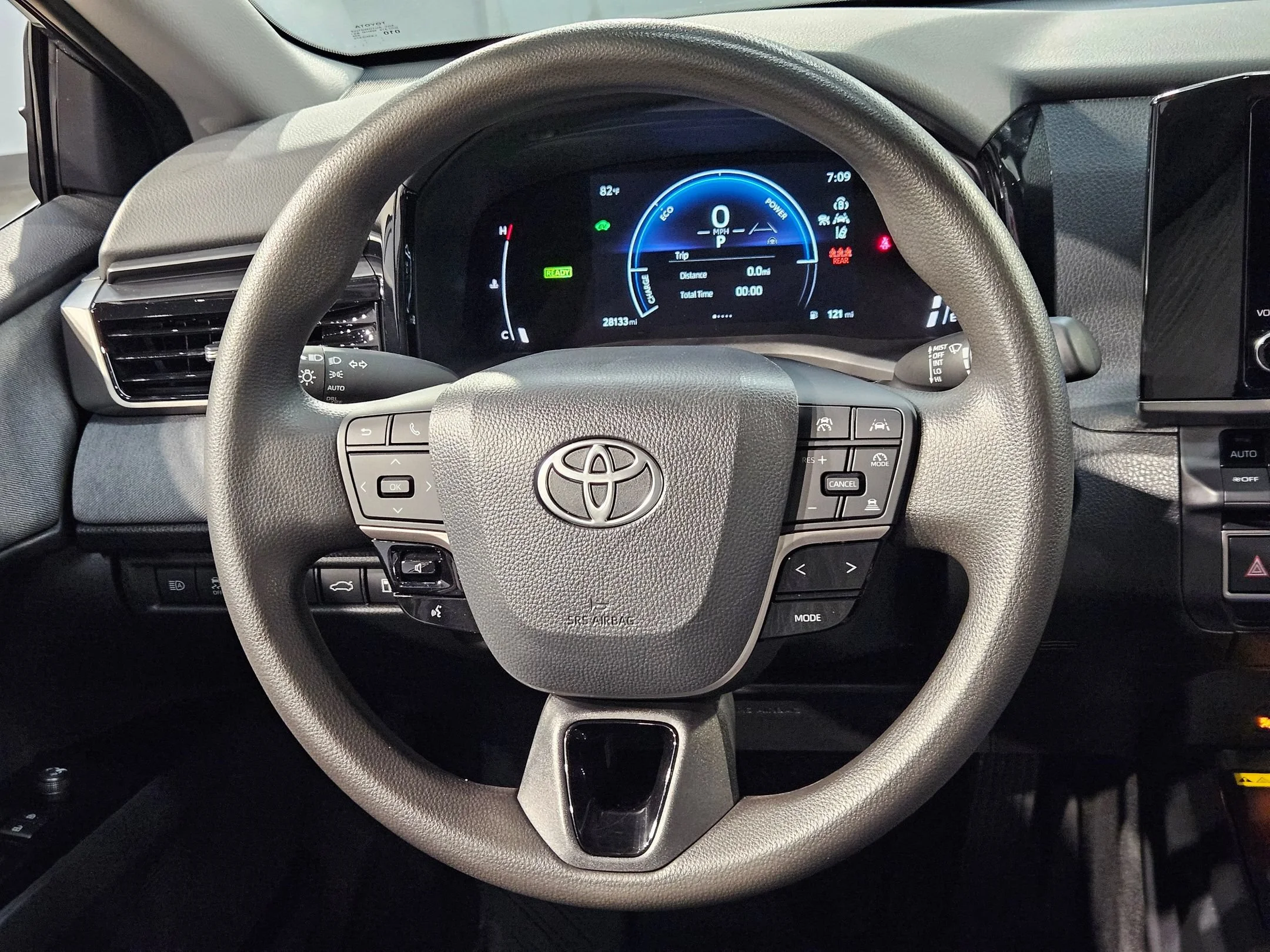 Used 2025 Underground Toyota LE image 26