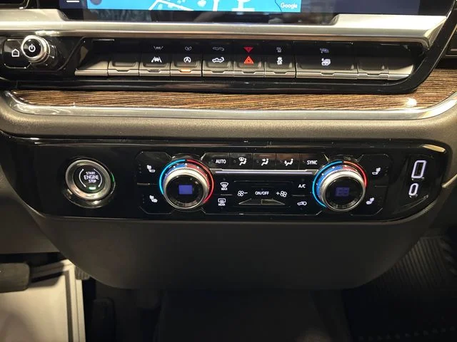 Used 2023 Blue GMC Elevation image 22
