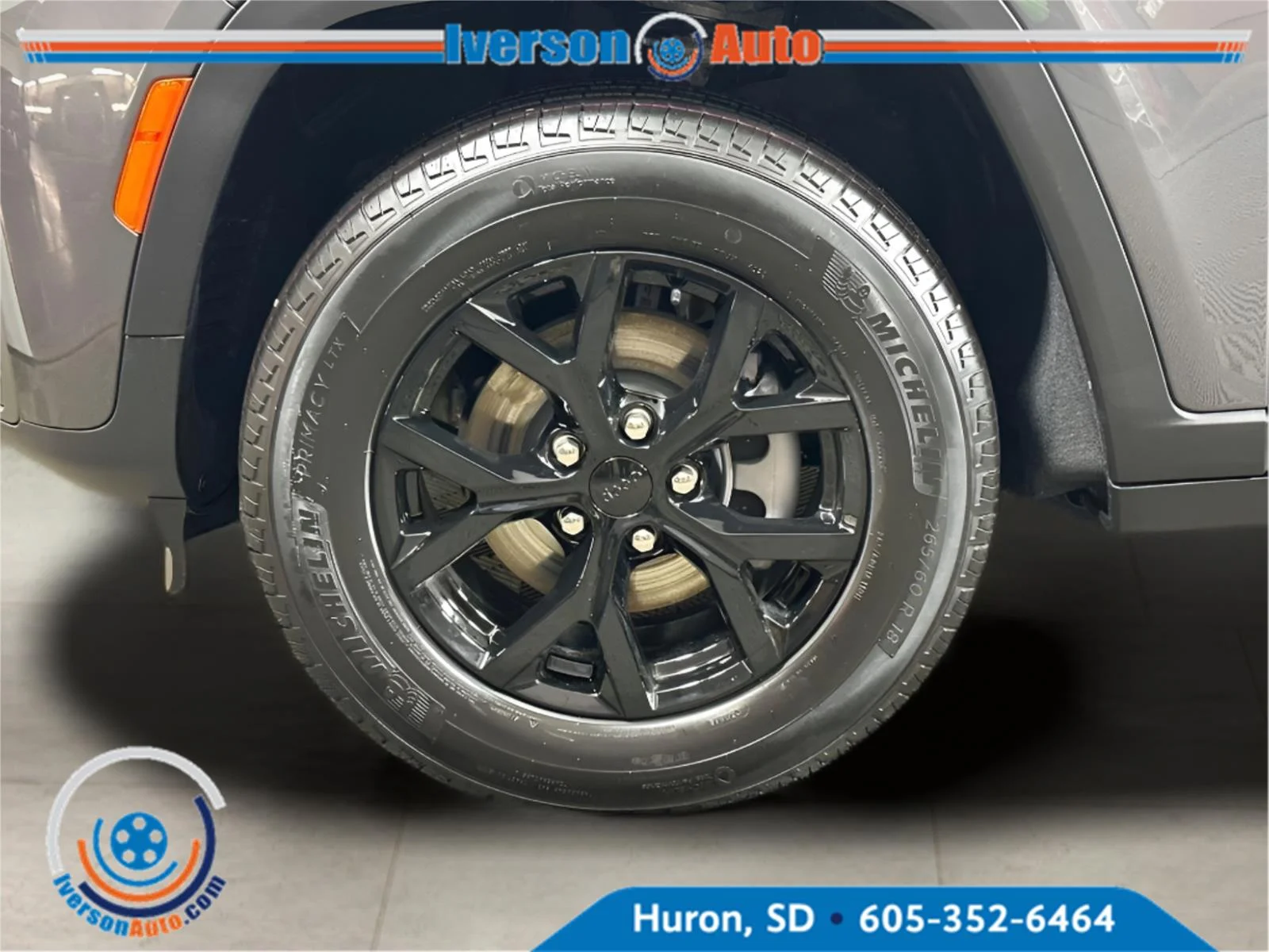 New 2026 Baltic Gray Metallic Clear-Coat Exterior Paint Jeep Laredo Altitude image 7