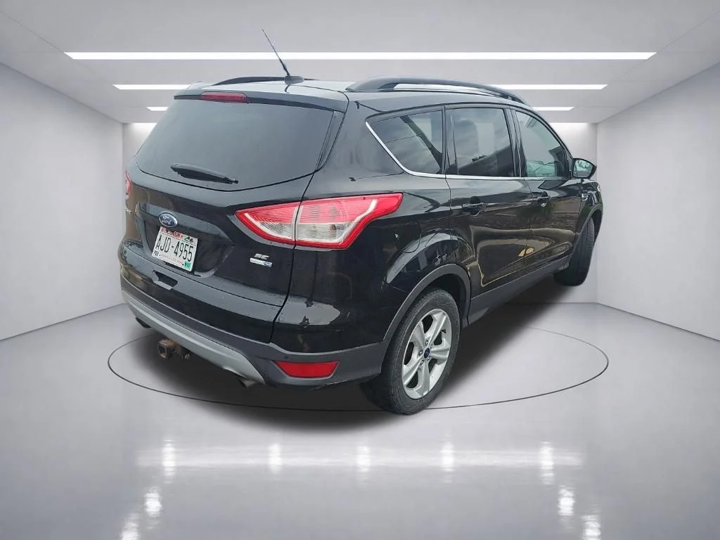 Used 2016 Shadow Black Ford SE image 13