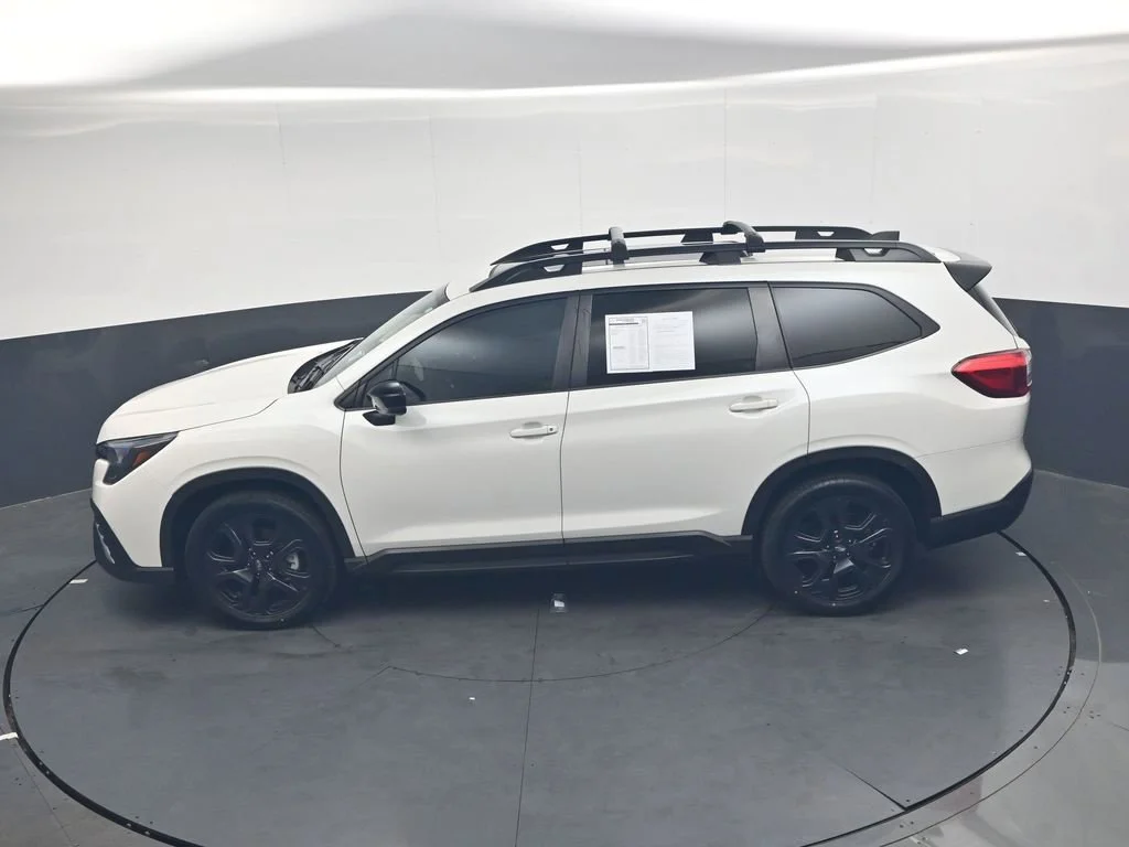 Used 2024 White Subaru Onyx Edition image 31