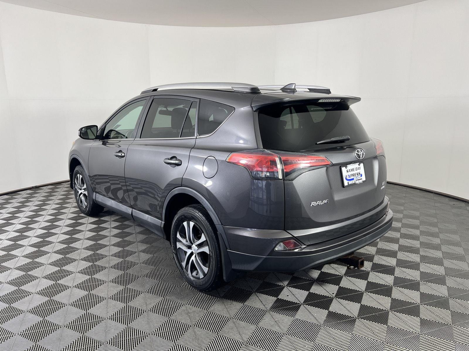 Used 2016 Magnetic Gray Metallic Toyota LE image 5