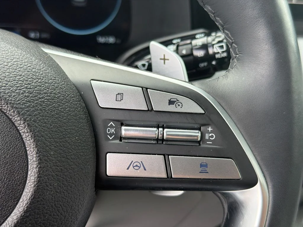 Used 2024 White Hyundai SEL image 26