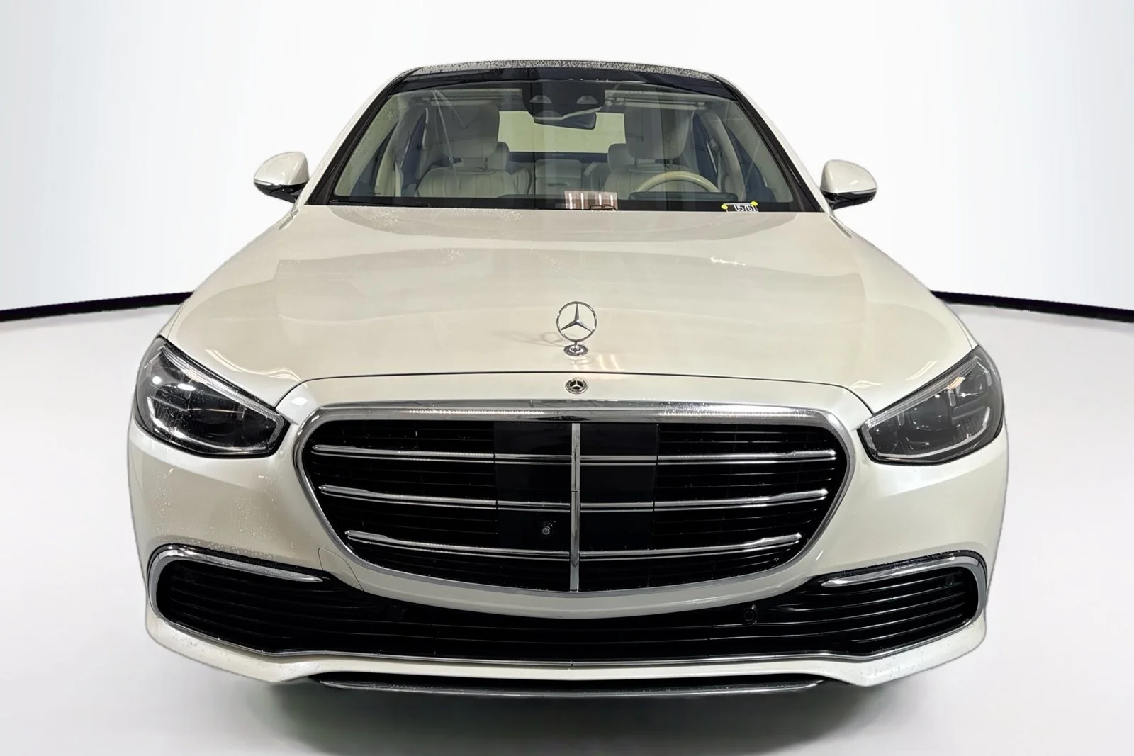 Used 2023 Manufaktur Diamond White Mercedes-Benz S 500 image 2