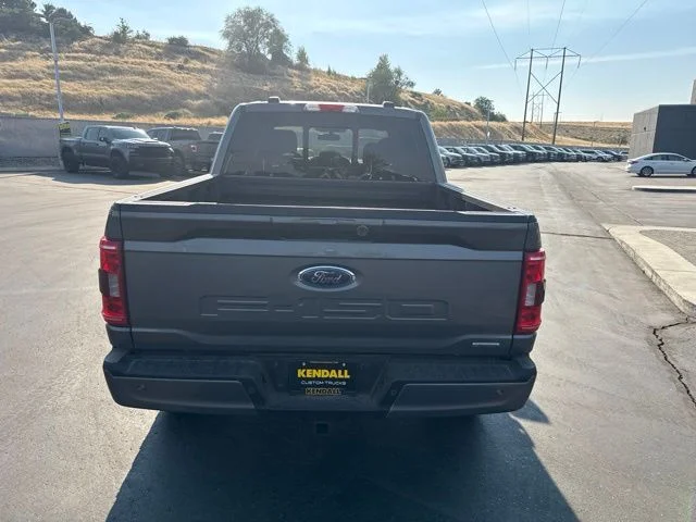 Used 2022 Gray Ford XLT image 5