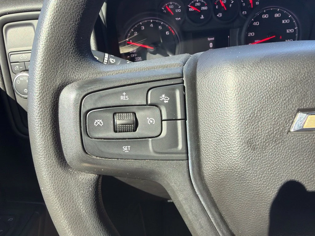 Used 2022 SUMMIT WHITE Chevrolet Custom image 13