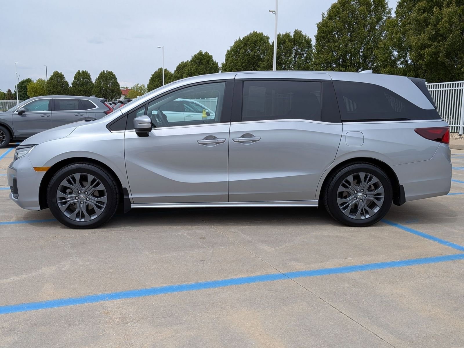 2025 Honda Odyssey Touring - Photo 9