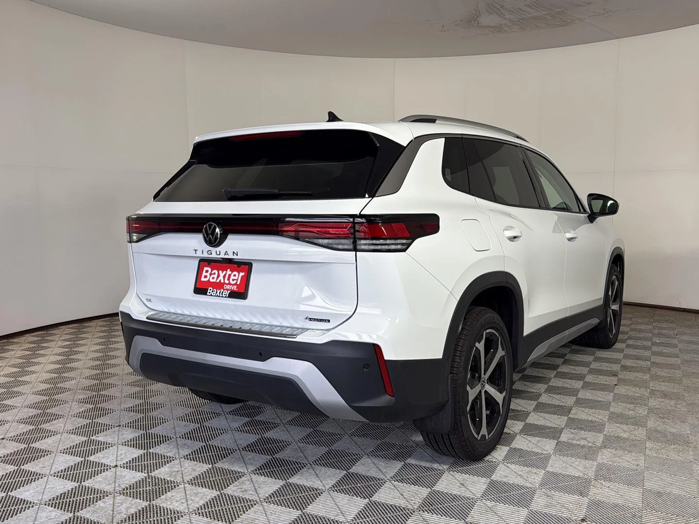New 2026 Pure White Volkswagen SE image 4