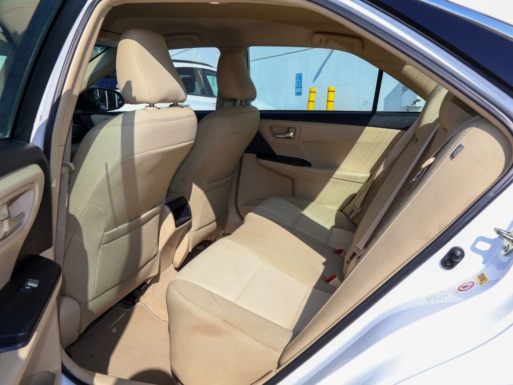 Used 2015 White Toyota LE image 14