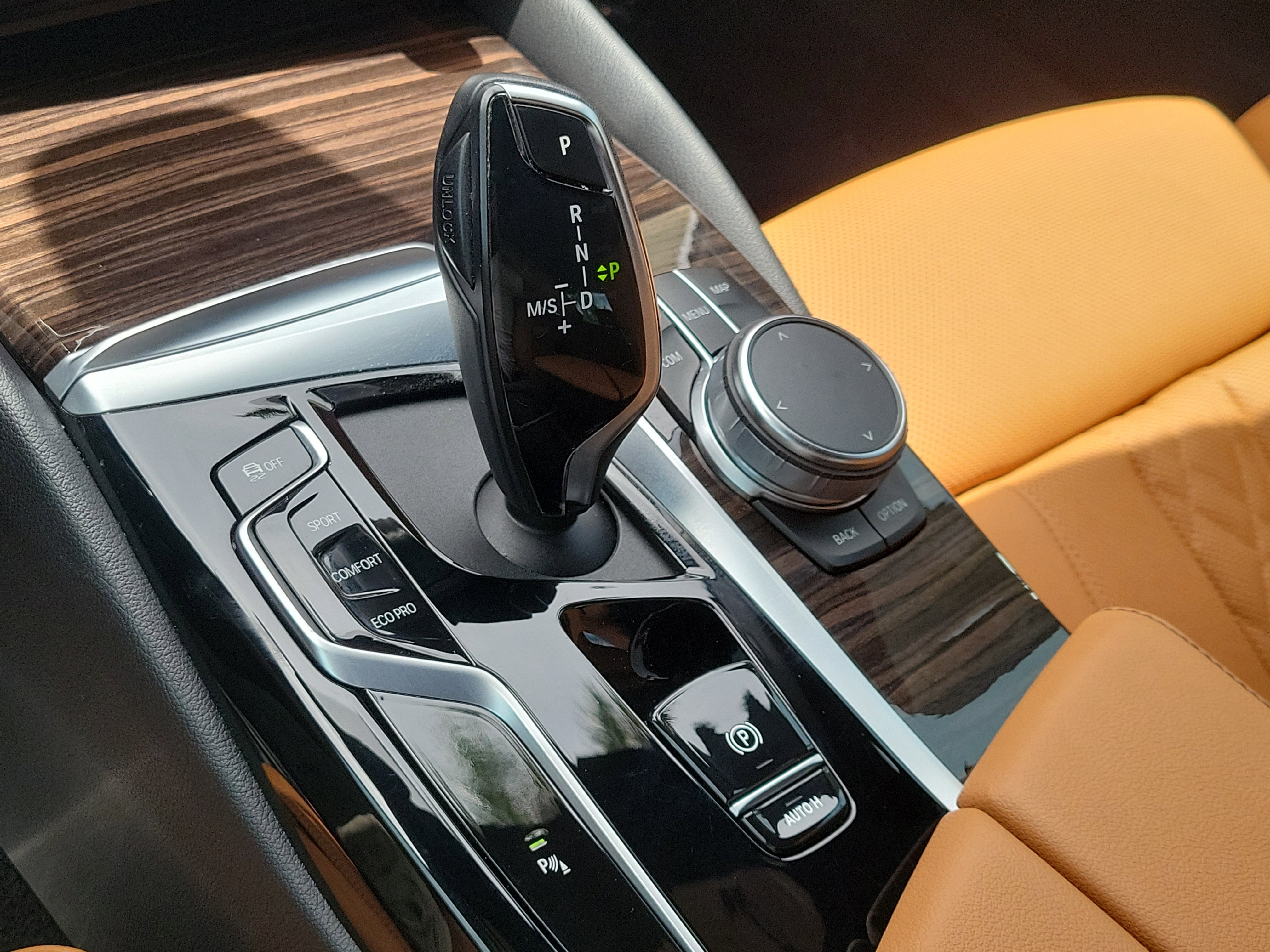 Used 2022 Bernina Grey Amber Effect Metallic BMW 530i image 27