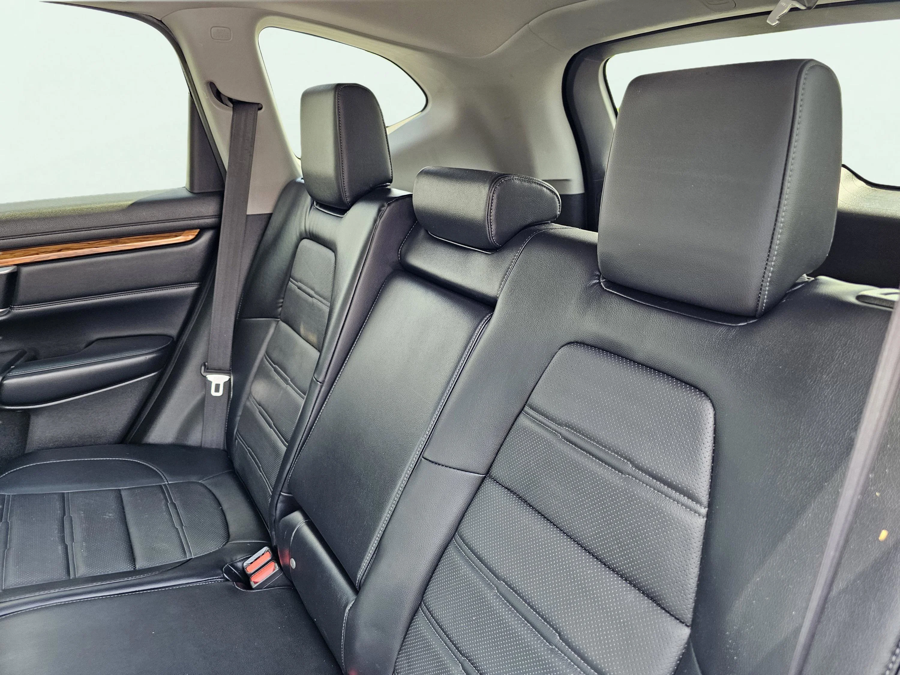 Used 2018 Crystal Black Pearl Honda EX-L image 31