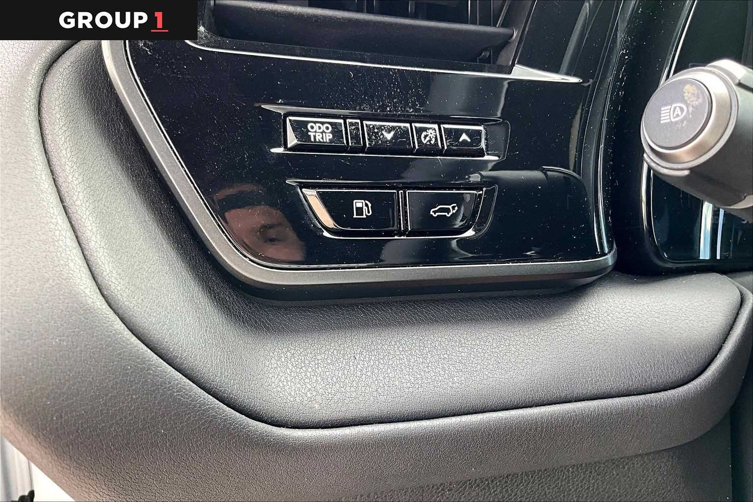Certified Used 2024 WIND CHILL PEARL Lexus  image 33