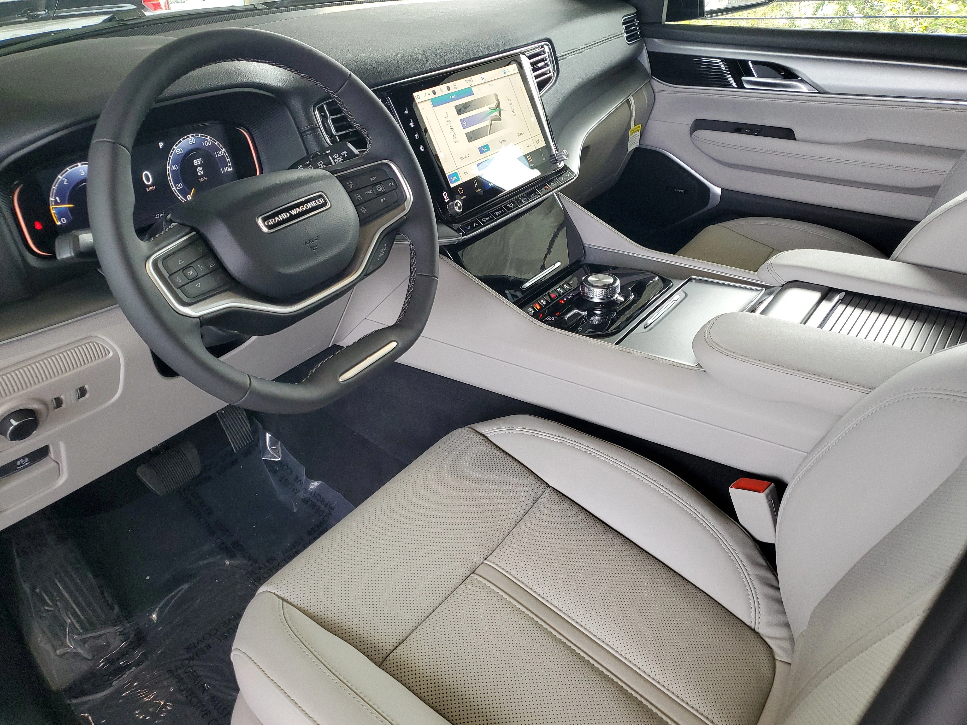 New 2026 Bright White Clear-Coat Exterior Paint Jeep  image 16