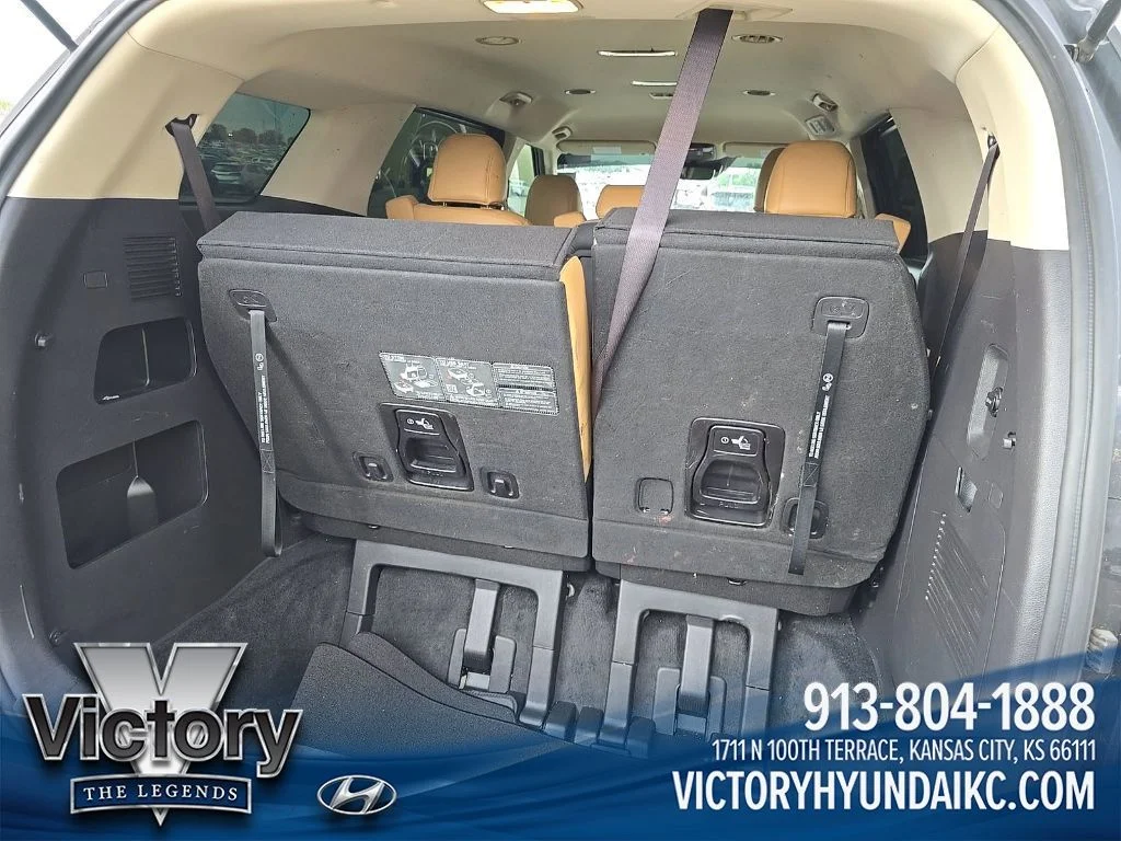 Used 2024 Black Kia LX image 13