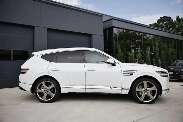 Used 2023 Uyuni White Genesis 3.5T Prestige image 4