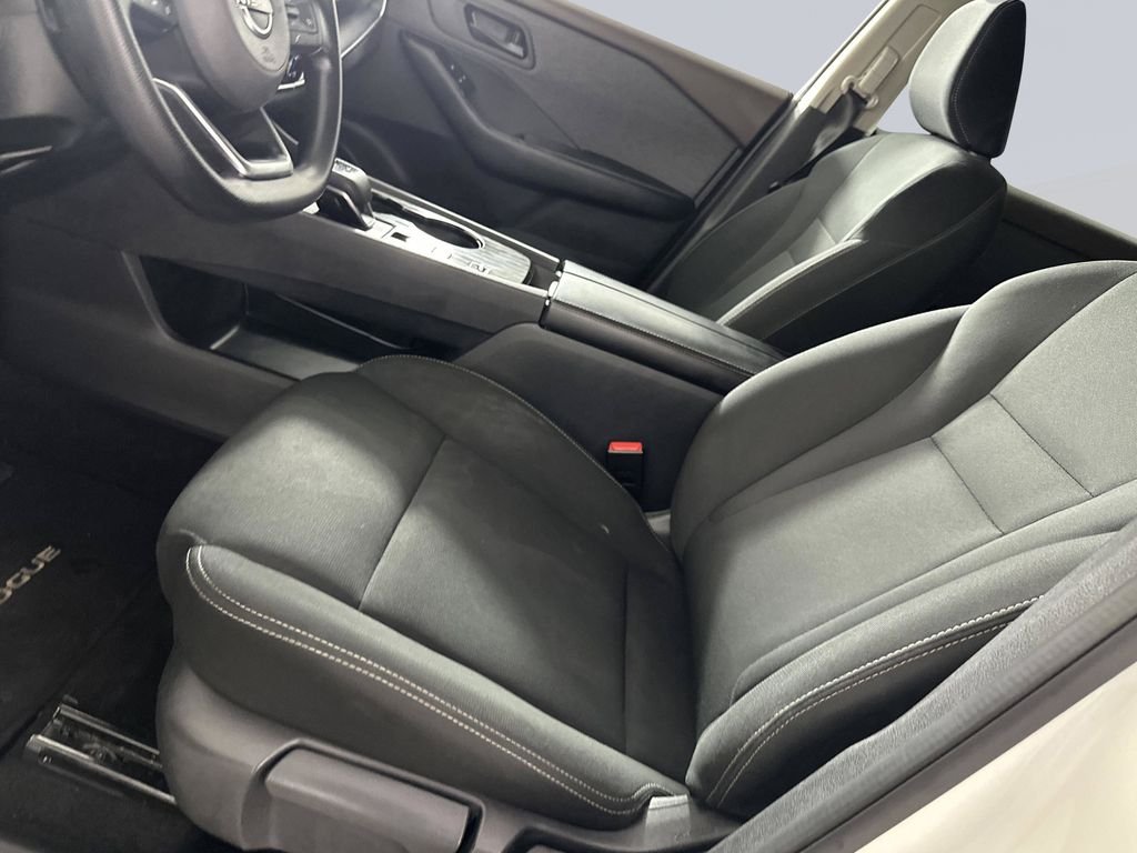 Used 2023 Glacier White Nissan S image 11